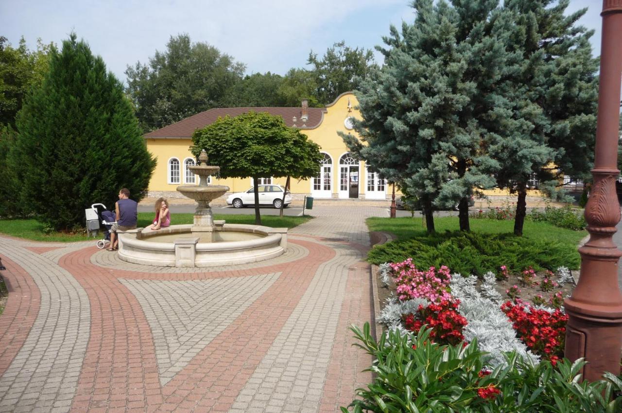 Balaton Art Guesthouse Balatonszemes Exterior foto