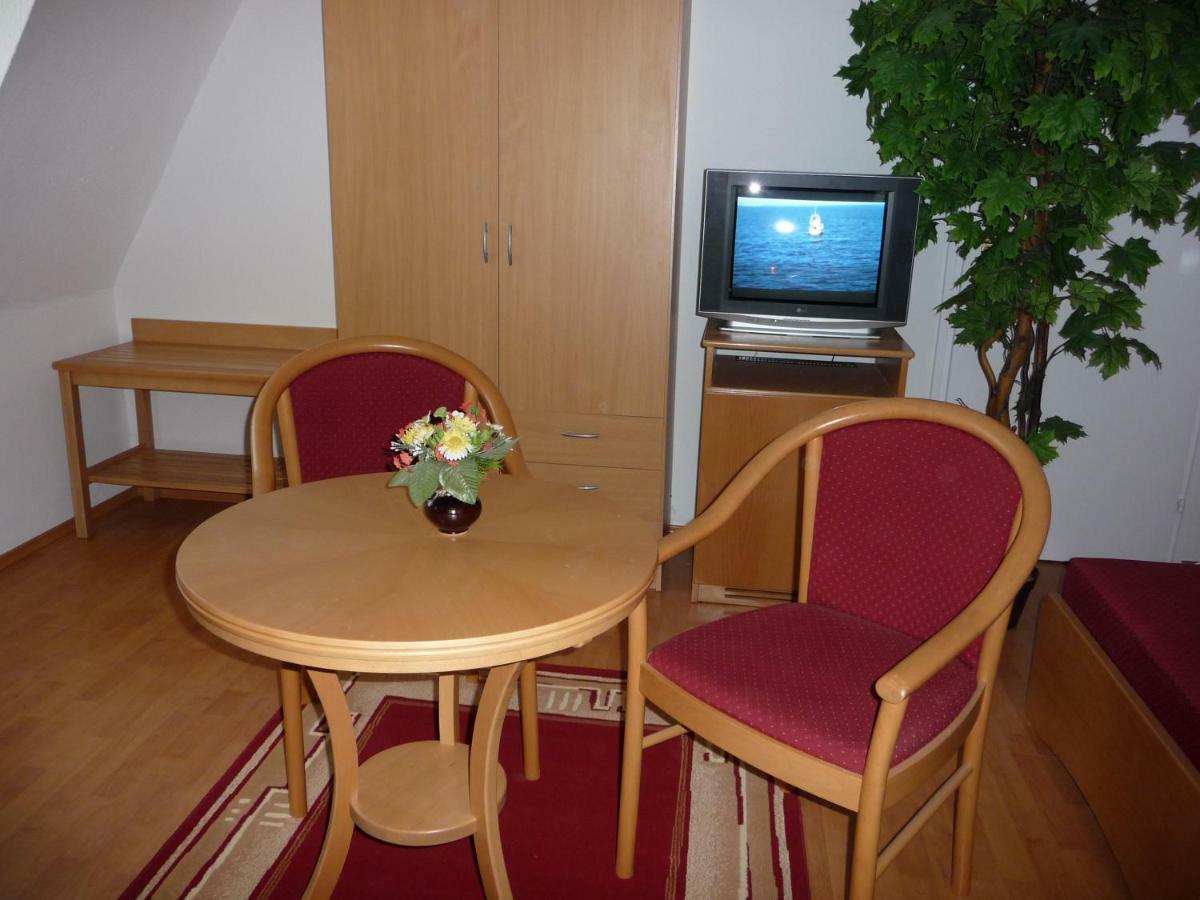 Balaton Art Guesthouse Balatonszemes Exterior foto