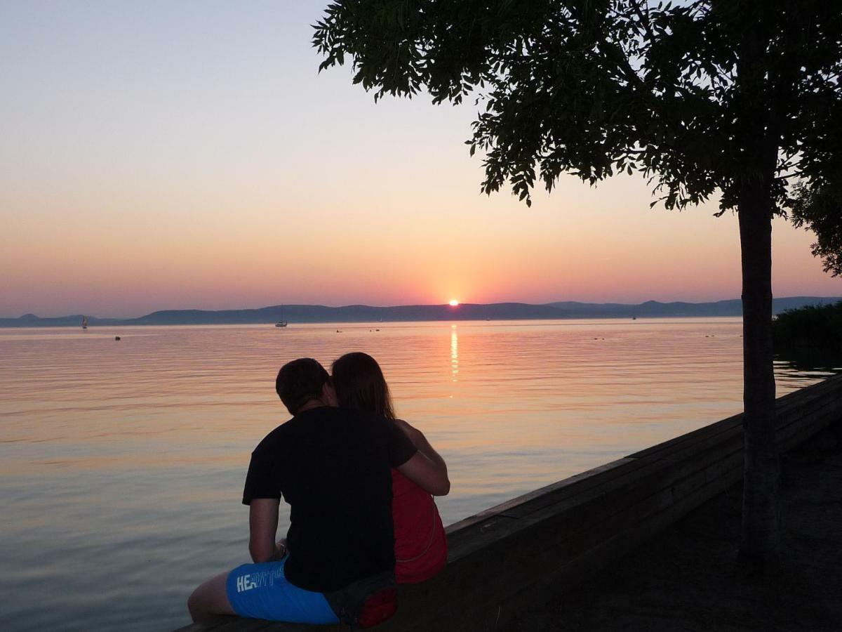 Balaton Art Guesthouse Balatonszemes Exterior foto