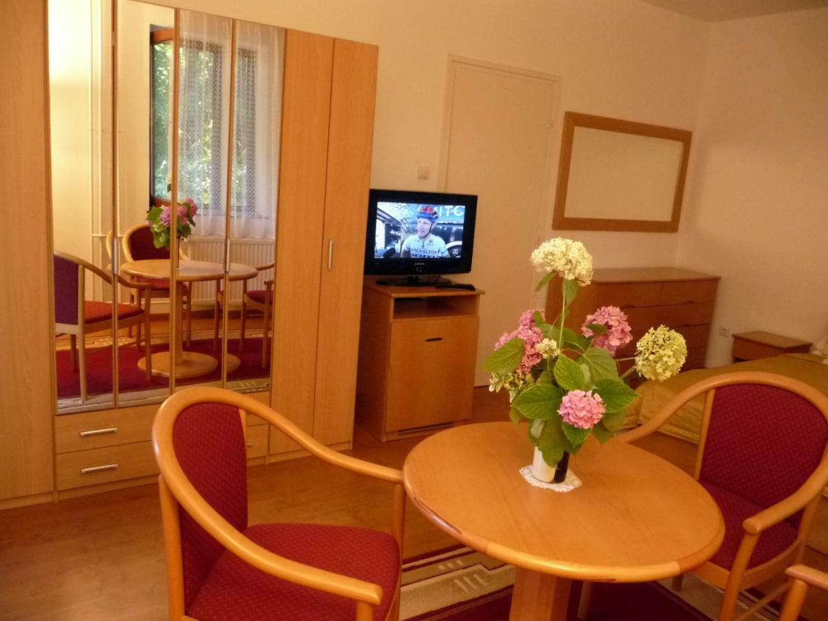 Balaton Art Guesthouse Balatonszemes Exterior foto